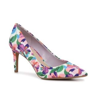 KELLY & KATIE MISHA PUMP New in the box